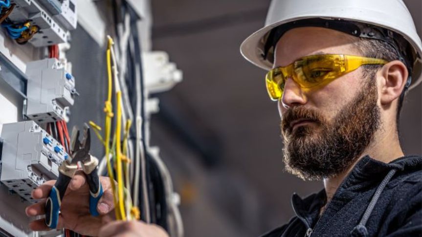 electrician cutting electrical wires