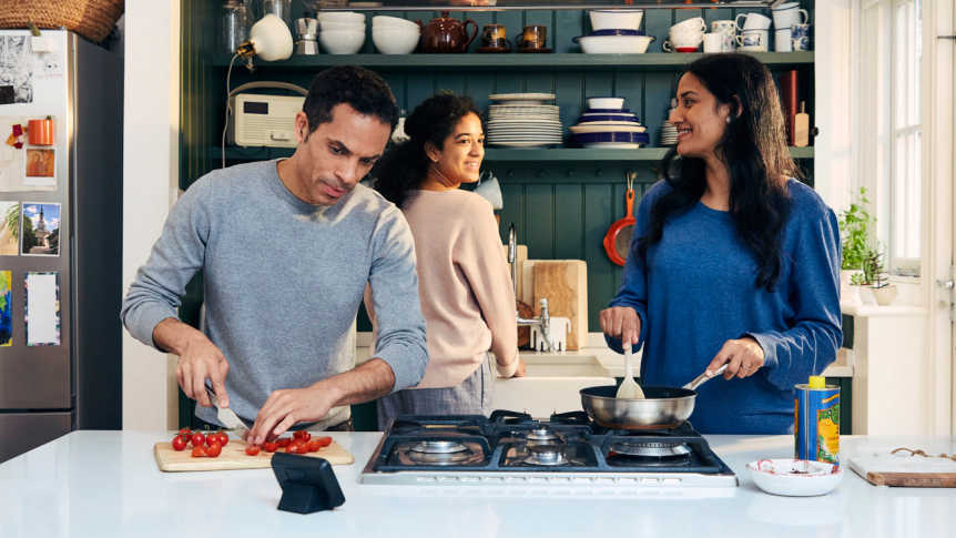 Flat mates cooking with smart meter